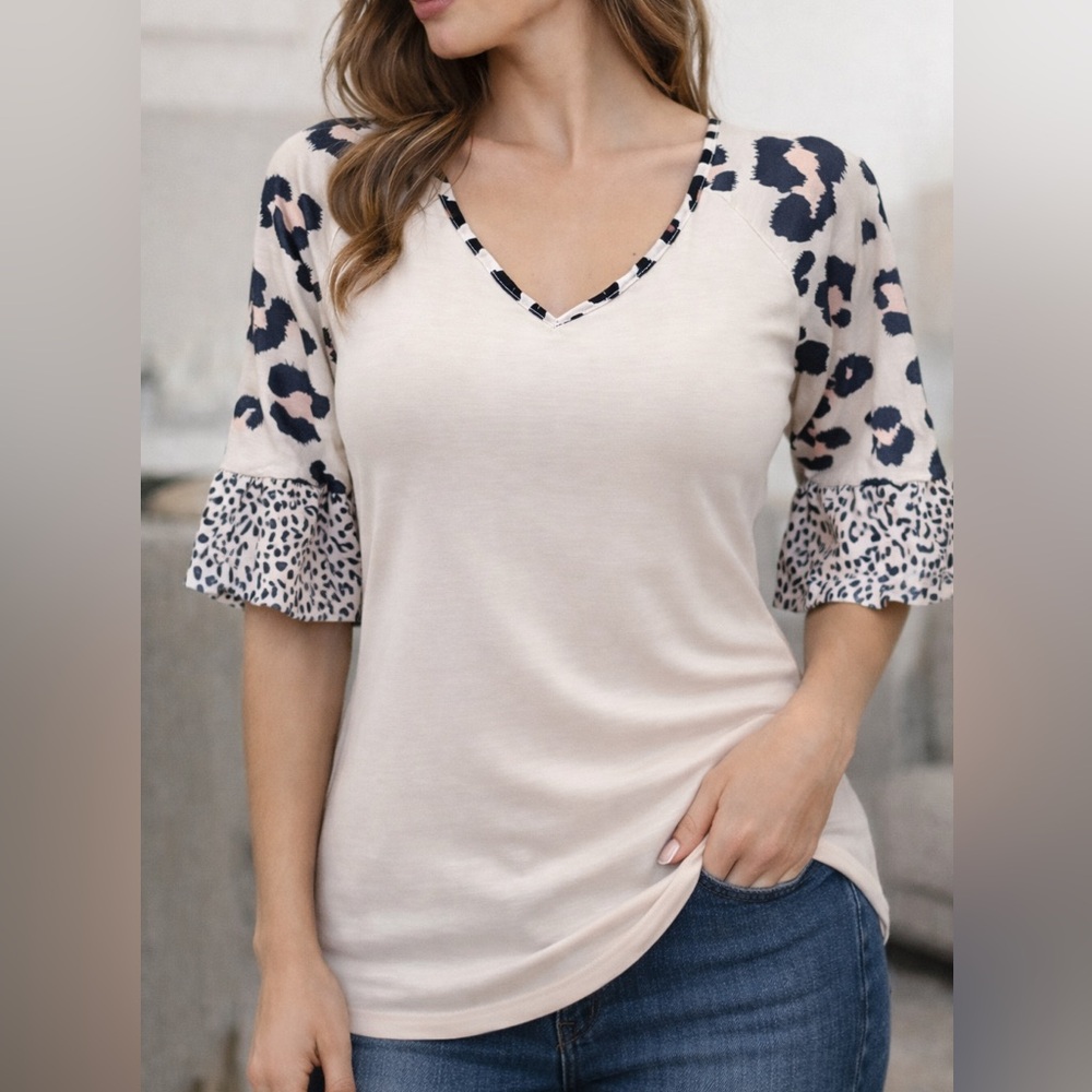 Leopard Print Top With Wide Sleeves